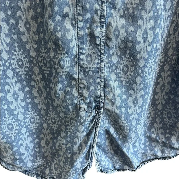 Holding Horses Anthropologie Button up top Sz 4 Denim/Chambray - Picture 5 of 16